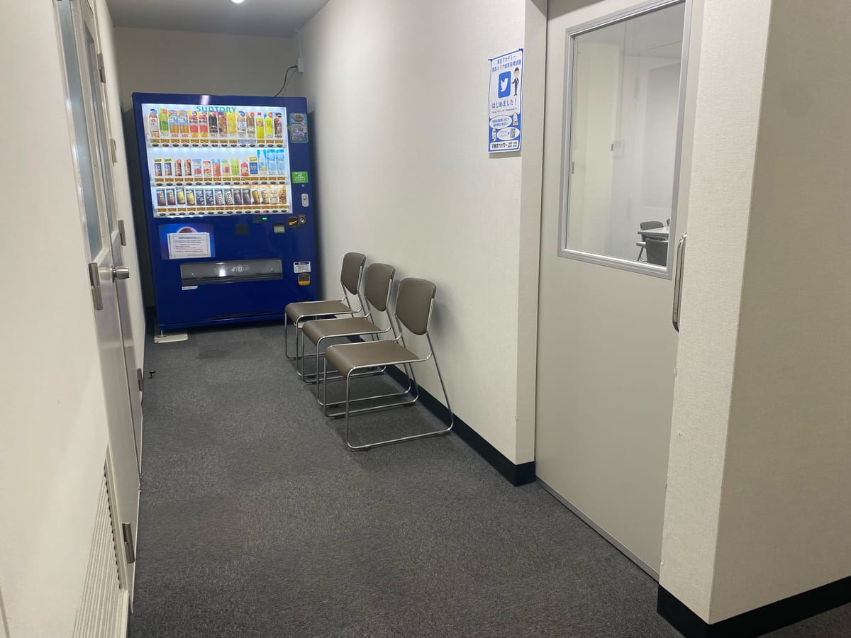 10F：103・104教室前